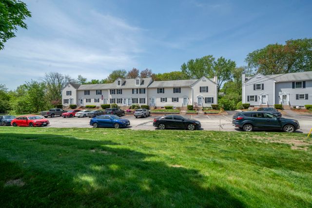 44 Brook Hollow Way, Manchester, NH 03103