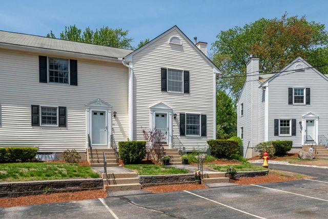 44 Brook Hollow Way, Manchester, NH 03103