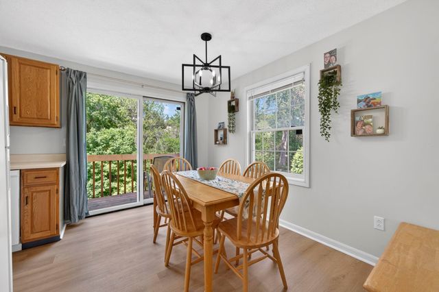44 Brook Hollow Way, Manchester, NH 03103