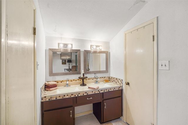 3302 Hunterwood Drive, Missouri City, TX 77459