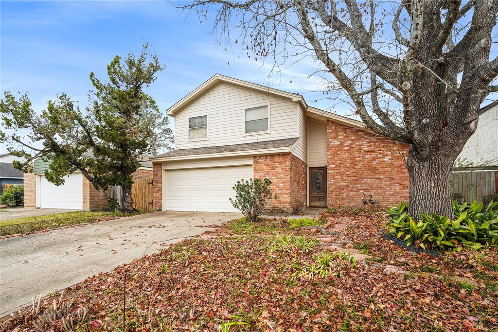 3302 Hunterwood Drive, Missouri City, TX 77459