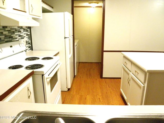 18265 Robin Oaks Drive, Gulfport, MS 39503