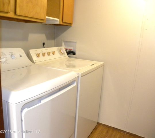 18265 Robin Oaks Drive, Gulfport, MS 39503
