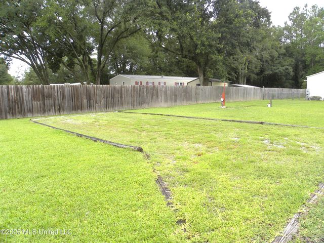 18265 Robin Oaks Drive, Gulfport, MS 39503