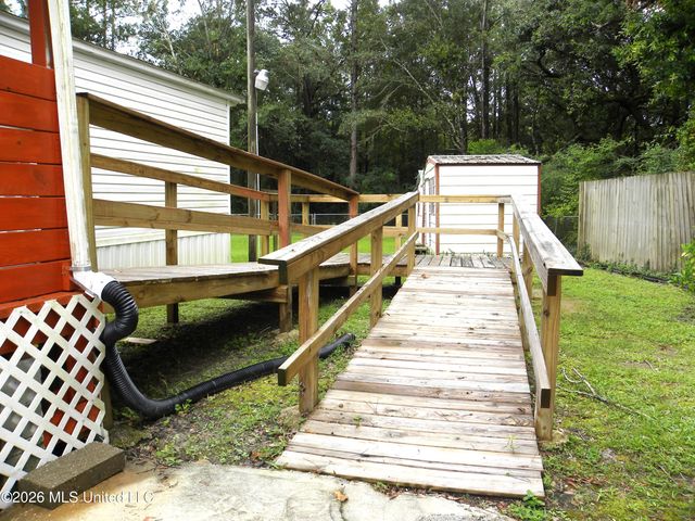 18265 Robin Oaks Drive, Gulfport, MS 39503