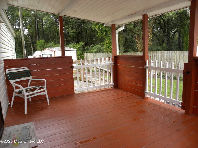 18265 Robin Oaks Drive, Gulfport, MS 39503