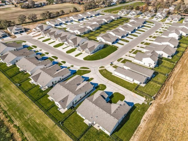 4325-4327 N Sandplum St, Wichita, KS 67205