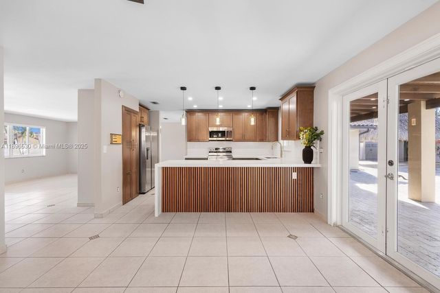 14020 SW 38th St, Miami, FL 33175