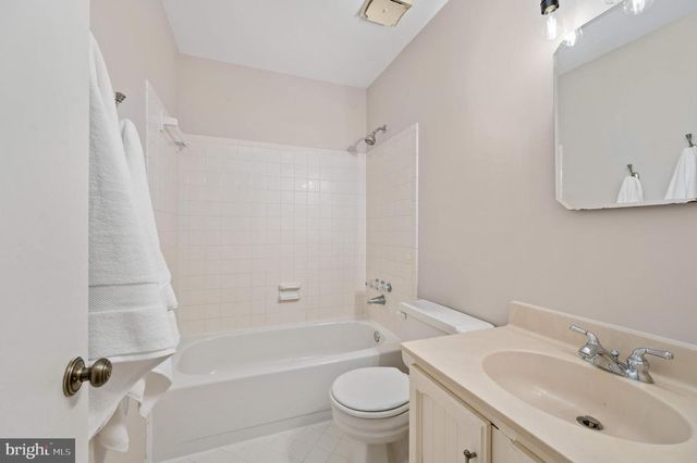 15209 GENERAL STEVENS CT, Chantilly, VA 20151