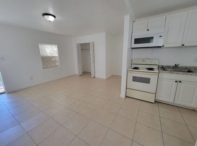 1853 NW 5TH Street 2, Miami, FL 33125