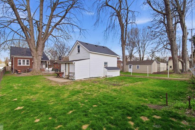 883 St. Clair Avenue, Grosse Pointe, MI 48230