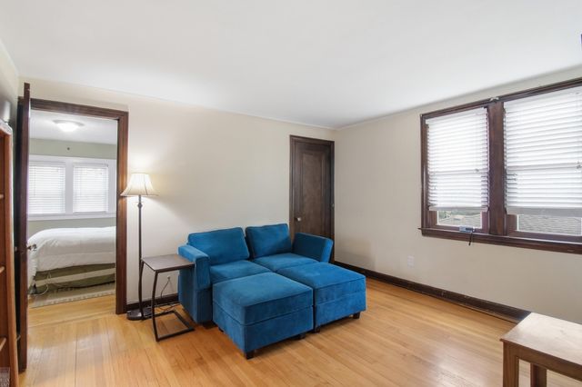 883 St. Clair Avenue, Grosse Pointe, MI 48230