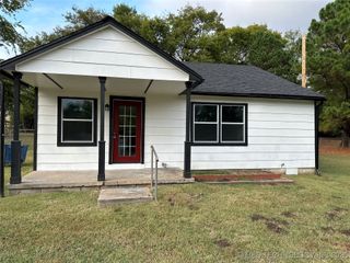 502 E Hazen Lane, Fort Gibson, OK 74434