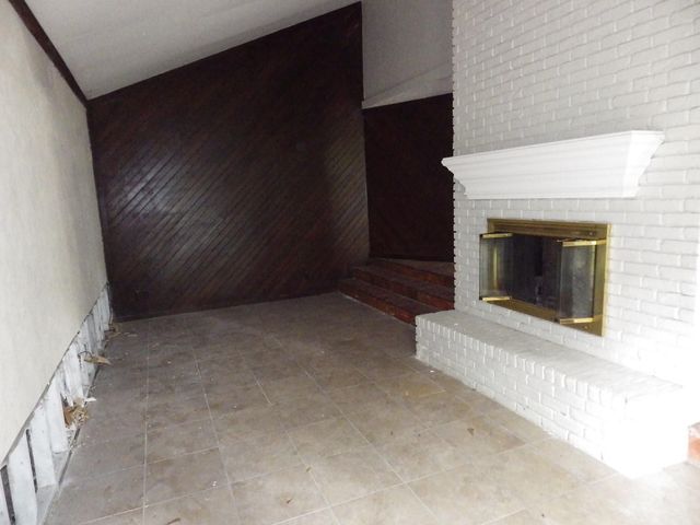 109 Springs Edge Drive, Conroe, TX 77356