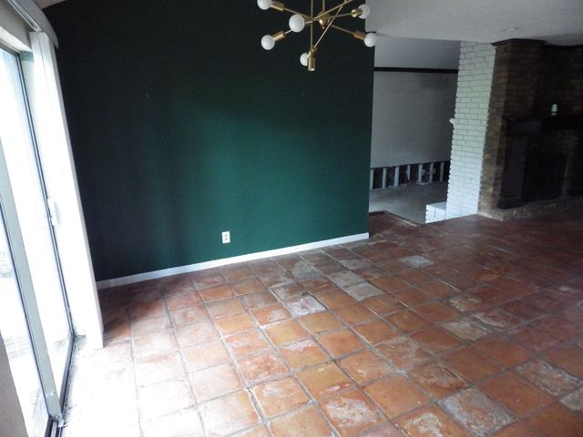 109 Springs Edge Drive, Conroe, TX 77356