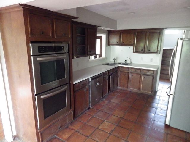 109 Springs Edge Drive, Conroe, TX 77356