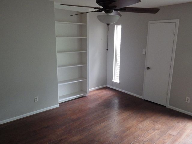 109 Springs Edge Drive, Conroe, TX 77356