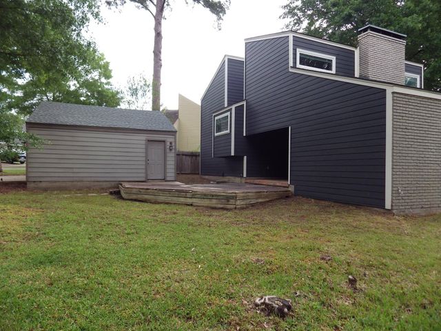 109 Springs Edge Drive, Conroe, TX 77356