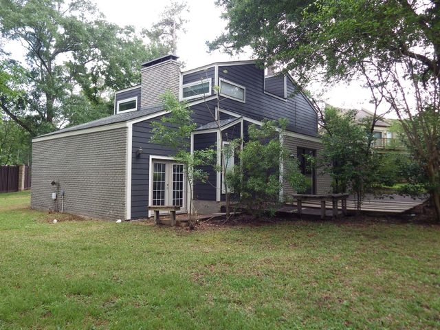 109 Springs Edge Drive, Conroe, TX 77356