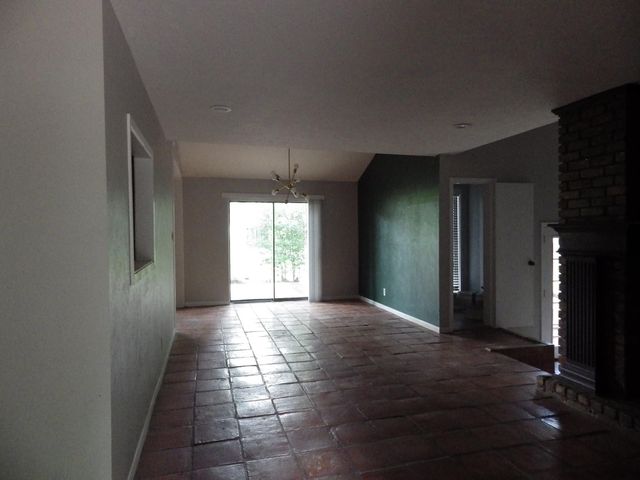 109 Springs Edge Drive, Conroe, TX 77356