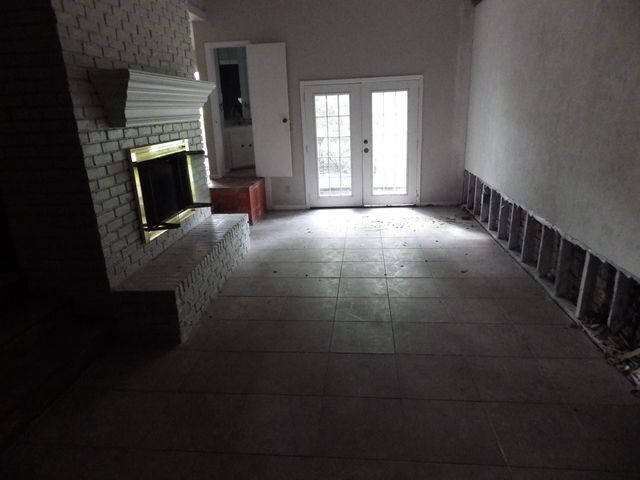 109 Springs Edge Drive, Conroe, TX 77356