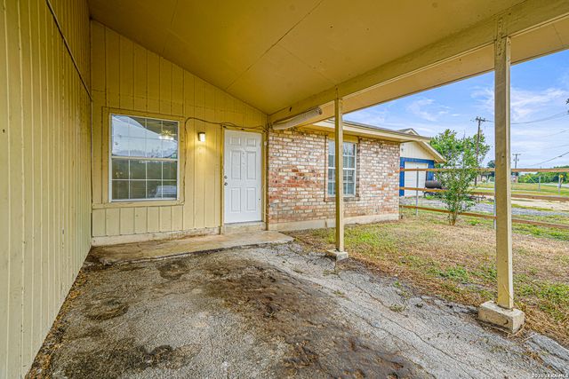 306 N Seguin Rd, Converse, TX 78109