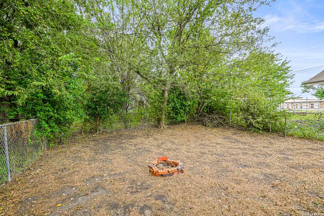 306 N Seguin Rd, Converse, TX 78109