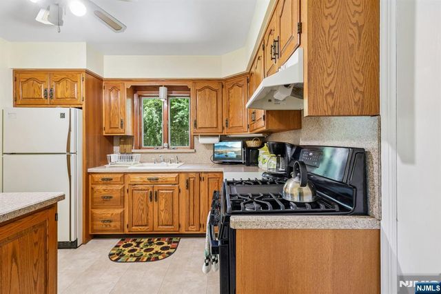 108 Kohring Circle, Harrington Park, NJ 07640