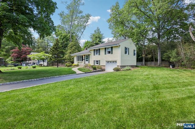 108 Kohring Circle, Harrington Park, NJ 07640