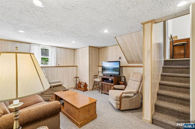 108 Kohring Circle, Harrington Park, NJ 07640