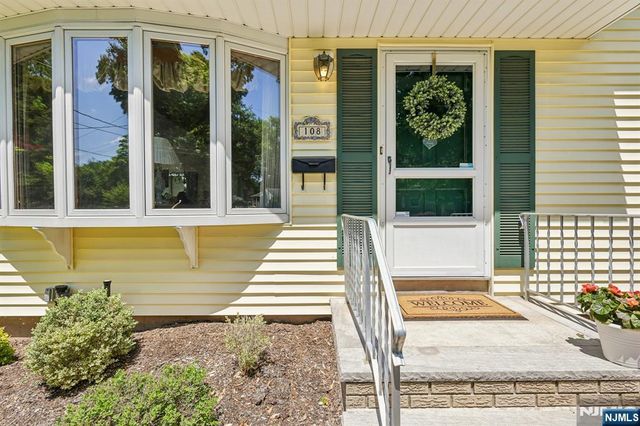 108 Kohring Circle, Harrington Park, NJ 07640