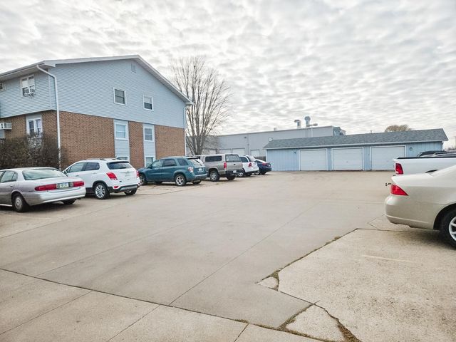 1718 & 1804 Dolores Street, Knoxville, IA 50138