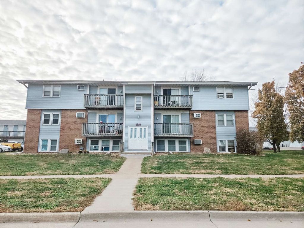1718 & 1804 Dolores Street, Knoxville, IA 50138
