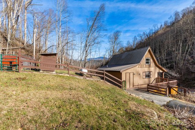 1010 & 1014 Melton Branch Road, Bakersville, NC 28705