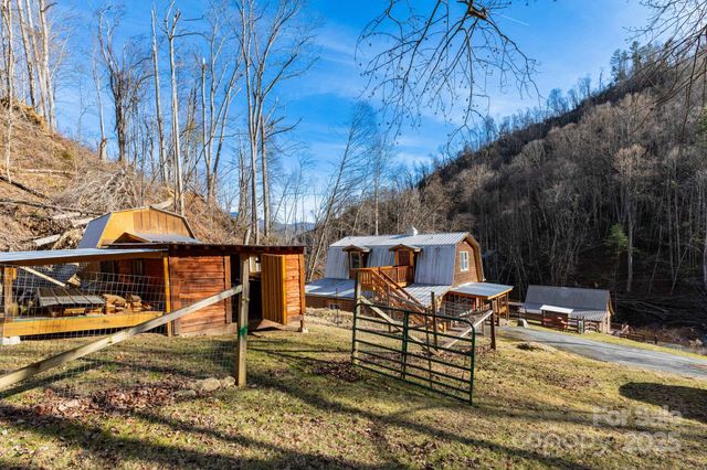 1010 & 1014 Melton Branch Road, Bakersville, NC 28705