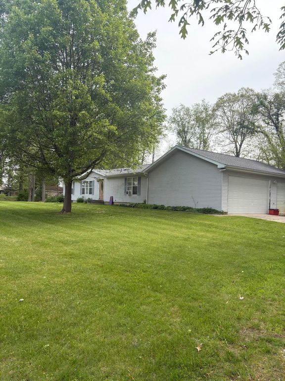 68097 Suzanne Drive, Edwardsburg, MI 49112