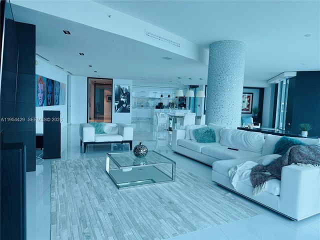 900 Biscayne Blvd 6207, Miami, FL 33132