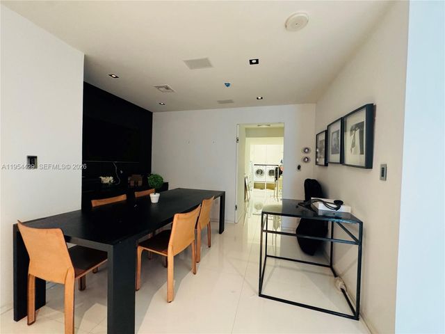 900 Biscayne Blvd 6207, Miami, FL 33132