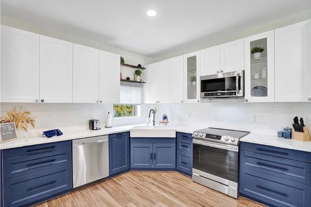 2622 NE 27th Avenue, Lighthouse Point, FL 33064