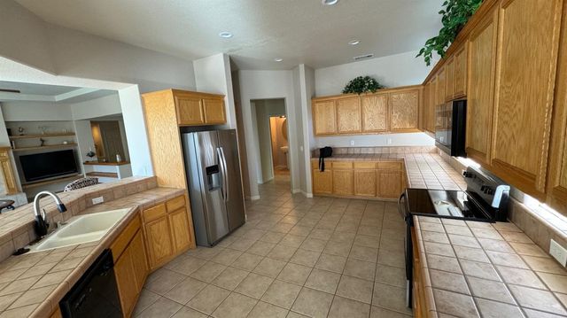 121 Quail Meadow Ln, Copperopolis, CA 95228