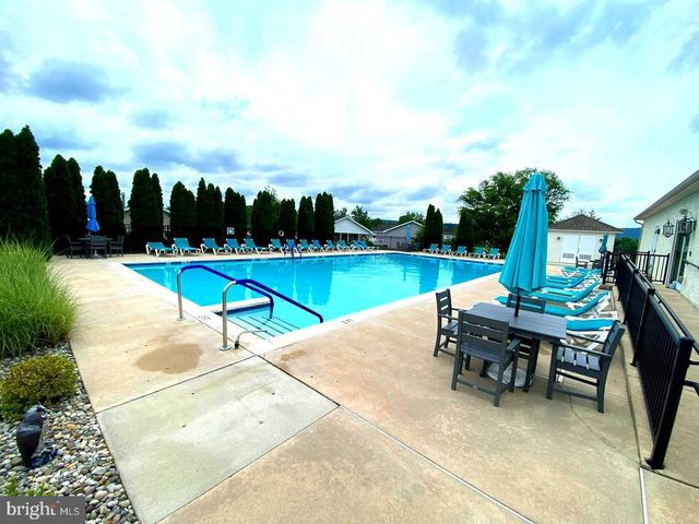 47 DAPHNE CT, Douglassville, PA 19518