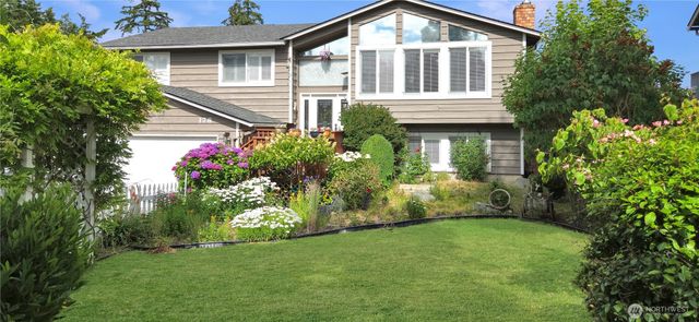 178 NW Captain Court, Oak Harbor, WA 98277