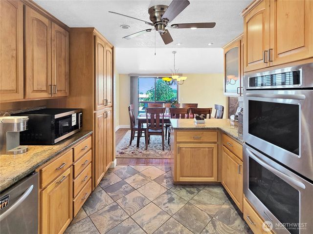 178 NW Captain Court, Oak Harbor, WA 98277