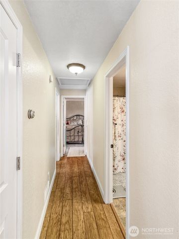 178 NW Captain Court, Oak Harbor, WA 98277
