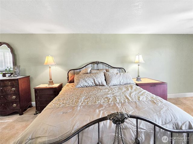 178 NW Captain Court, Oak Harbor, WA 98277