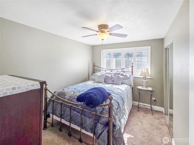 178 NW Captain Court, Oak Harbor, WA 98277