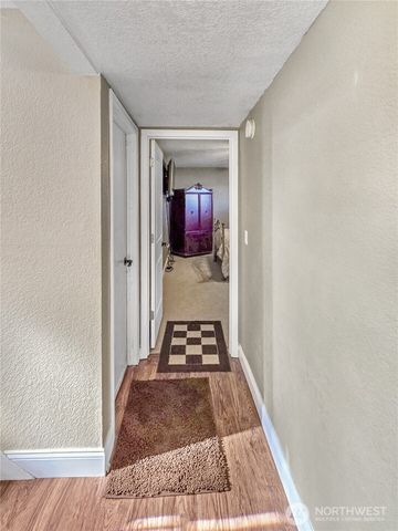 178 NW Captain Court, Oak Harbor, WA 98277