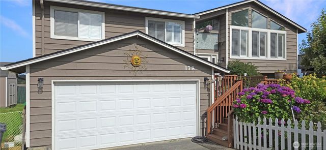 178 NW Captain Court, Oak Harbor, WA 98277