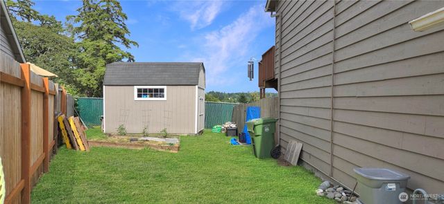 178 NW Captain Court, Oak Harbor, WA 98277