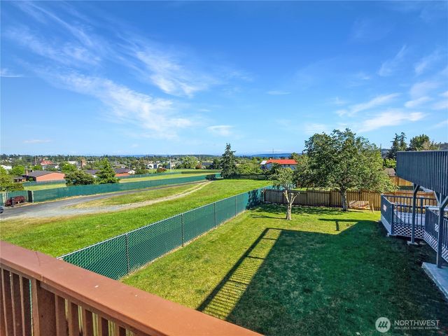 178 NW Captain Court, Oak Harbor, WA 98277
